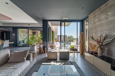 Maison - 180 m² - 6 pièces