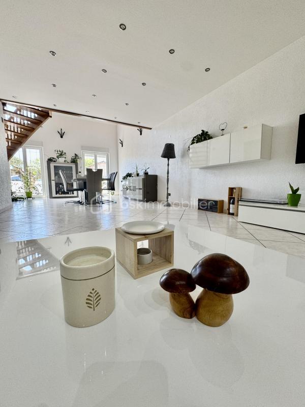 Maison - 187 m² - 6 pièces