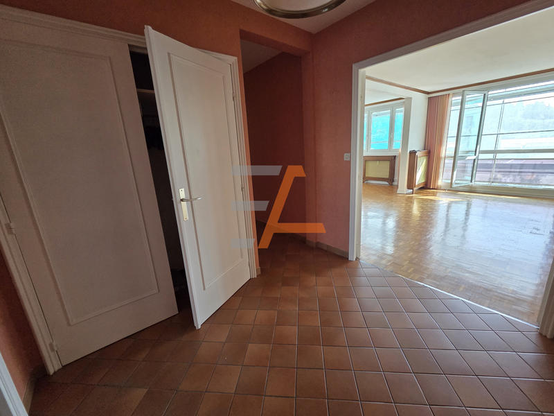 Appartement - 105 m² - 5 pièces