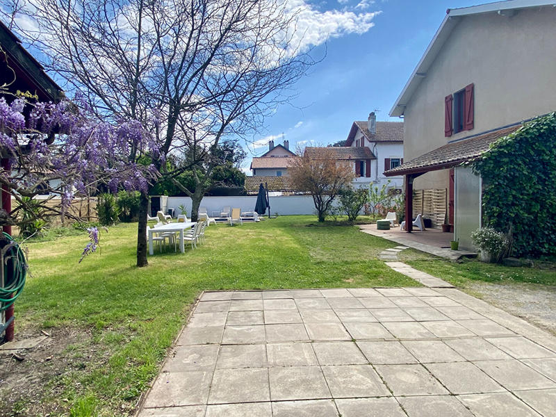 Maison - 190 m² - 9 pièces