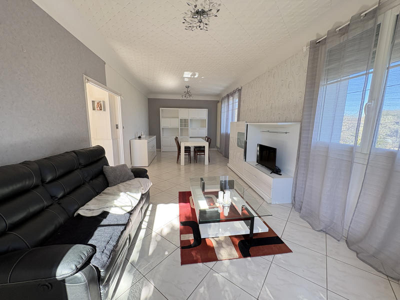 Maison - 97 m² - 5 pièces