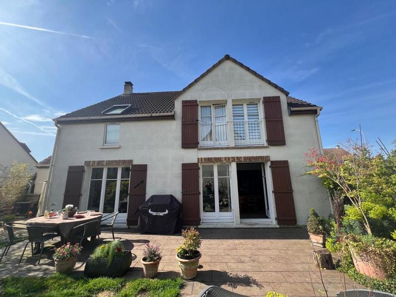 Maison - 145 m² - 6 pièces