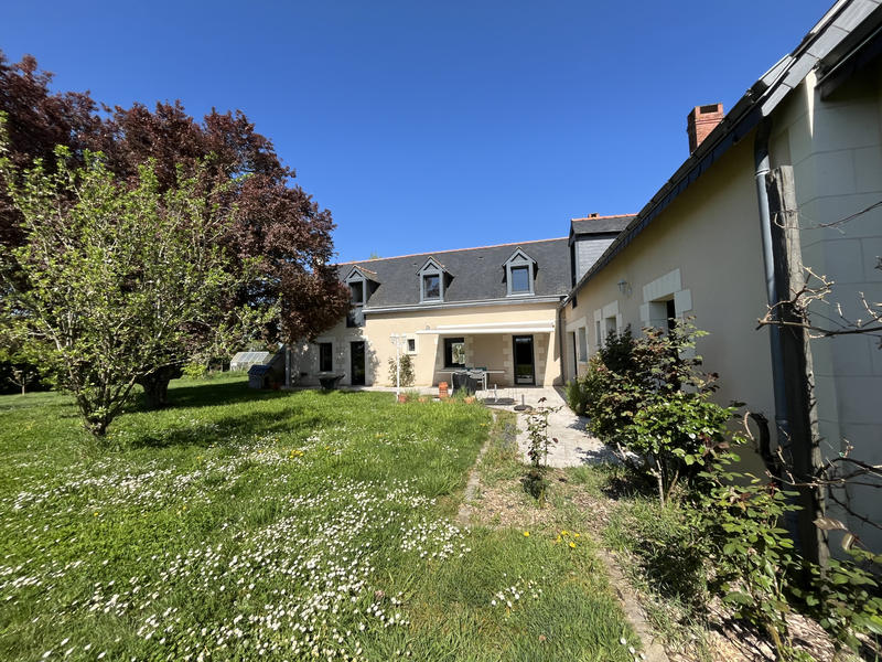 Maison - 234 m² - 8 pièces