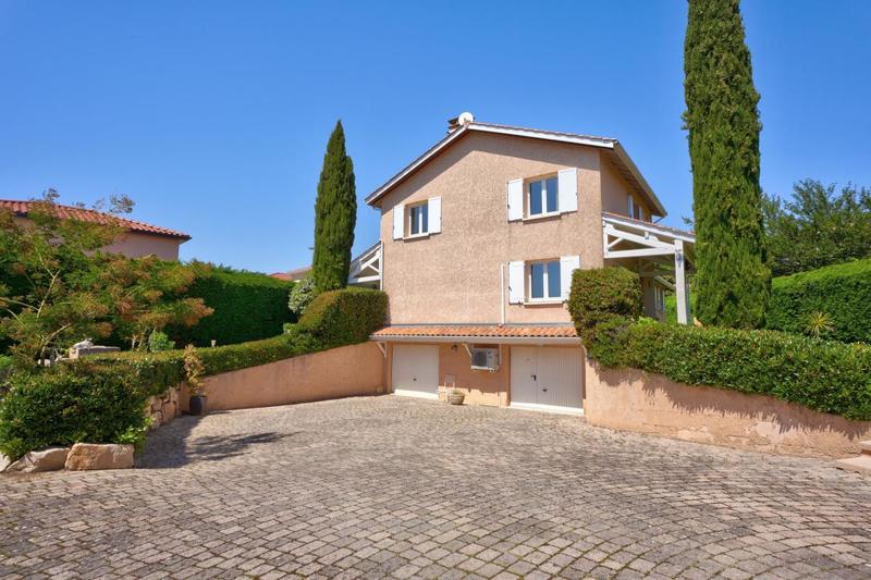 Maison - 190 m² - 7 pièces