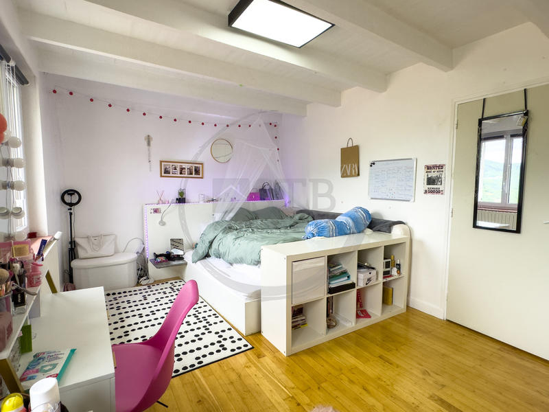 Maison - 366 m² - 23 pièces