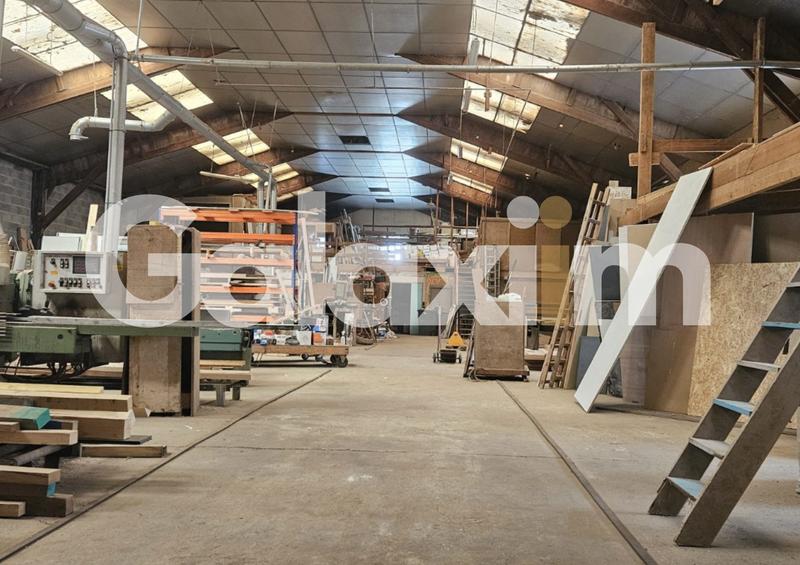 Local d'activités - 1 100 m²