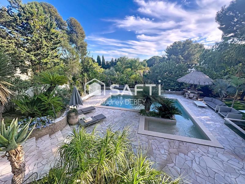 Villa - 398 m² - 8 pièces