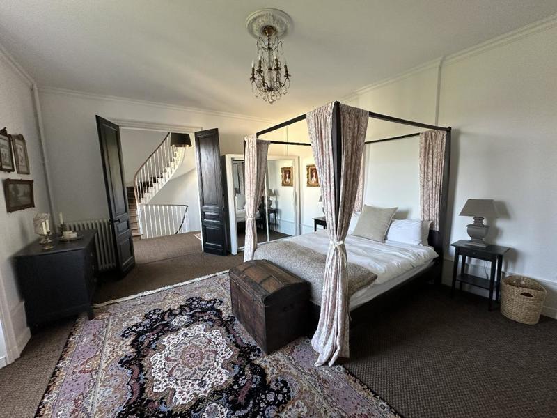 Château - 406 m² - 11 pièces