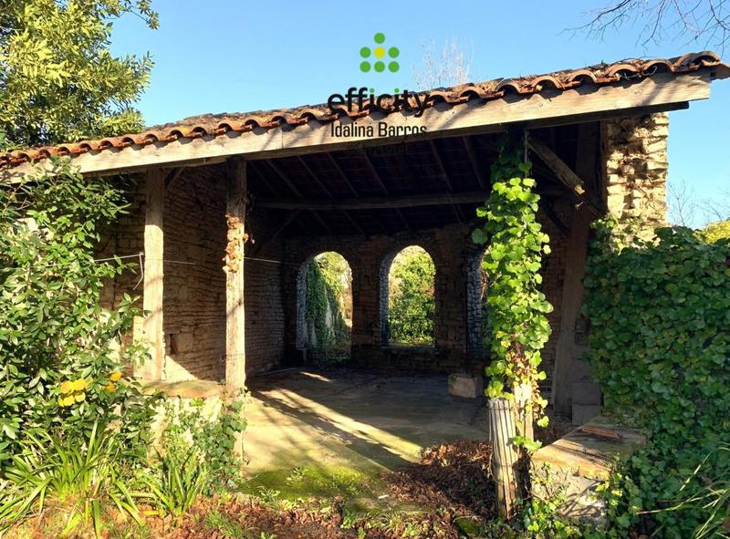 Maison - 275 m² - 10 pièces