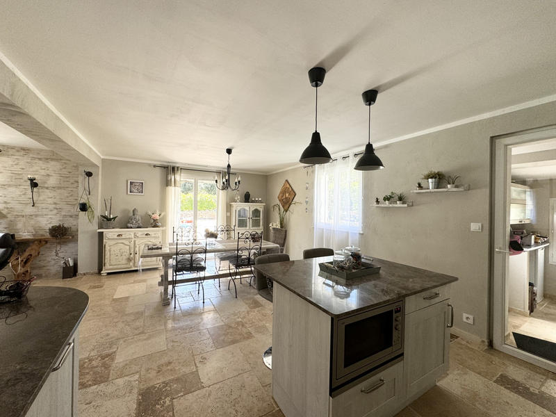 Villa - 270 m² - 10 pièces