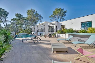 Demeure - 400 m² - 11 pièces