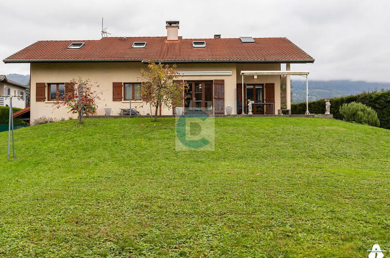 Maison - 144 m² - 8 pièces