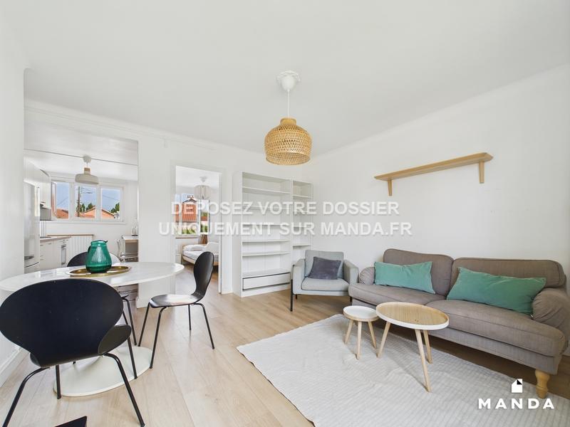 Chambre - 9 m² - 4 pièces