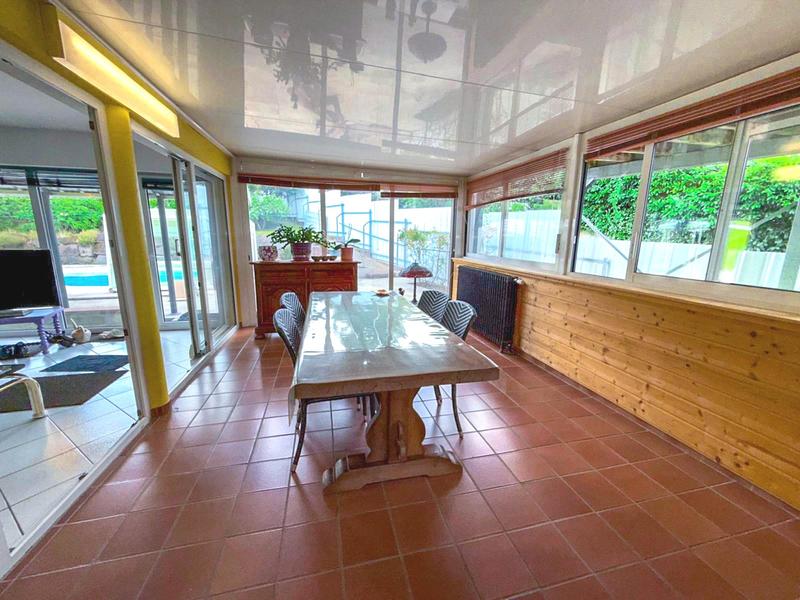 Appartement - 186 m² - 6 pièces