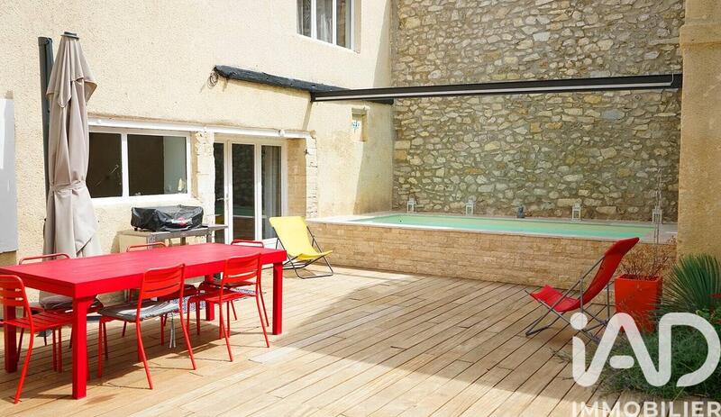 Maison - 236 m² - 8 pièces