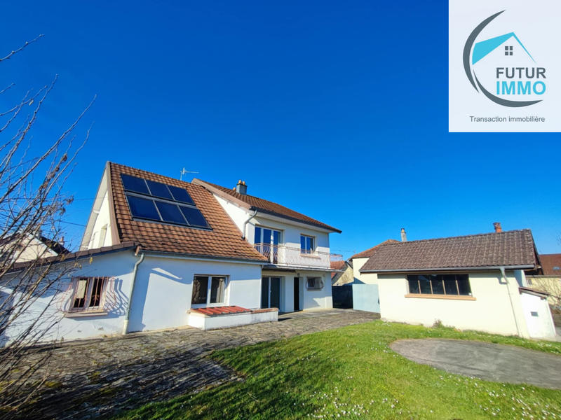 Maison - 205 m² - 8 pièces