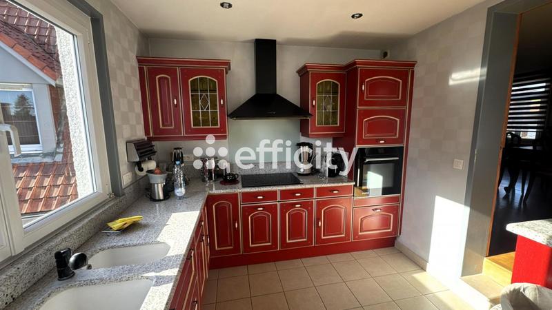 Maison - 255 m² - 7 pièces