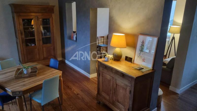 Maison - 189 m² - 9 pièces