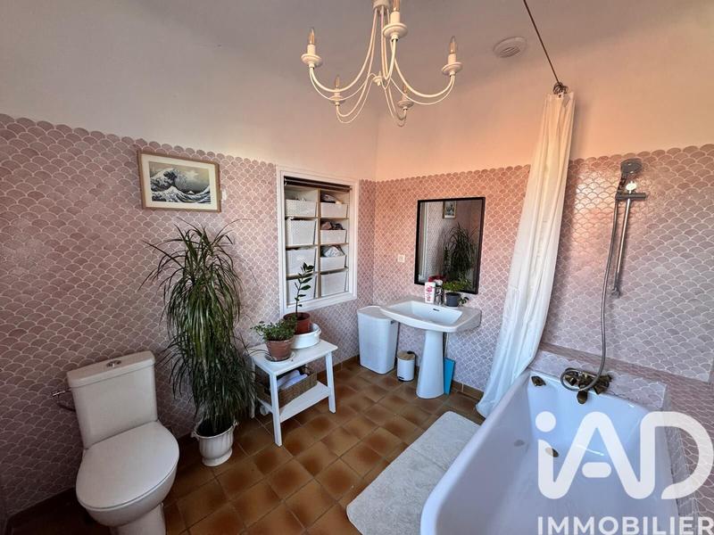 Maison - 241 m² - 7 pièces