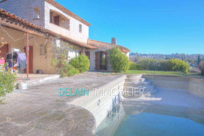 Maison - 229 m² - 5 pièces