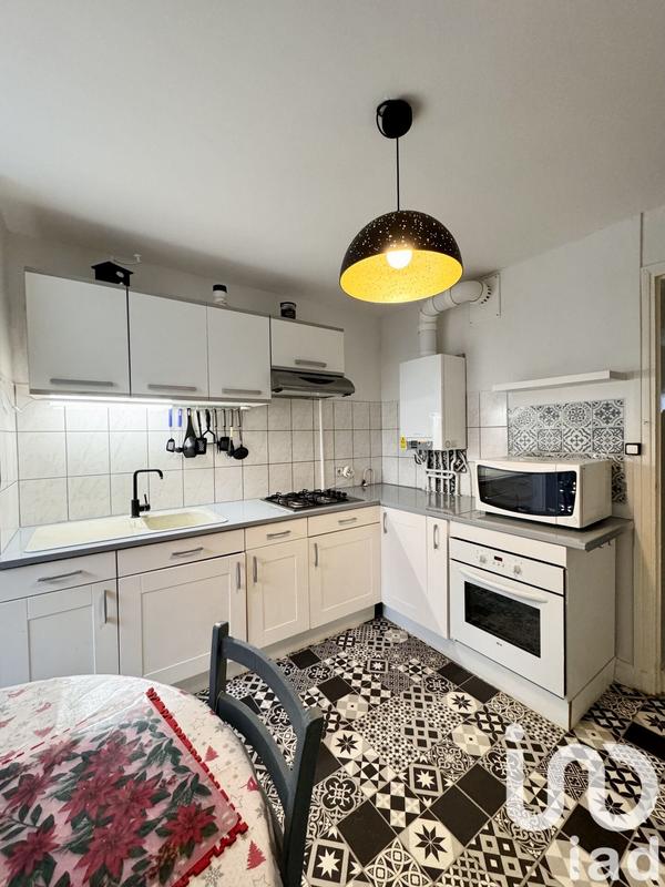 Maison - 93 m² - 5 pièces