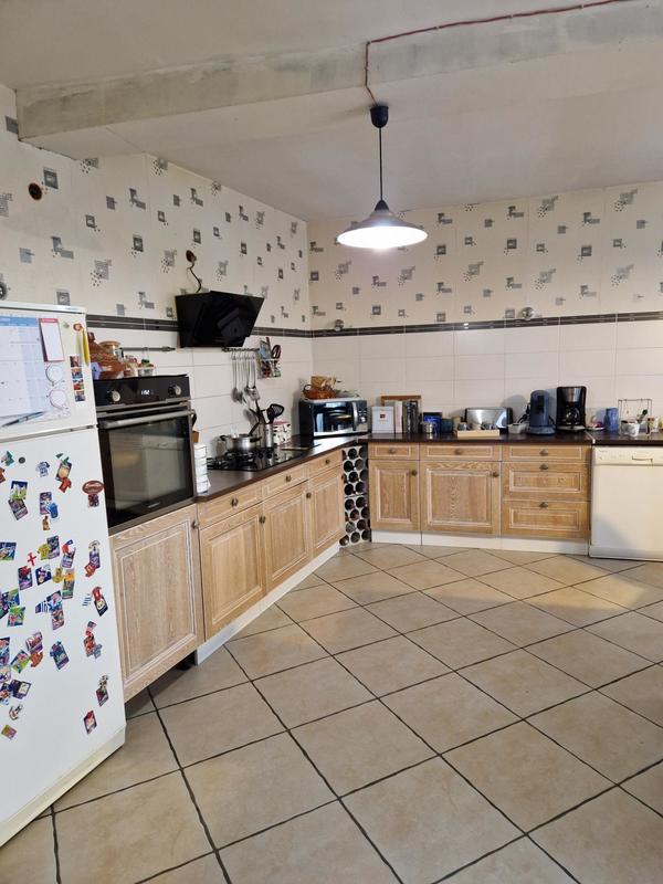 Maison - 241 m² - 10 pièces