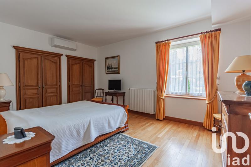 Maison - 230 m² - 7 pièces