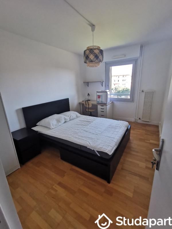 Chambre - 11 m² - 1 pièce