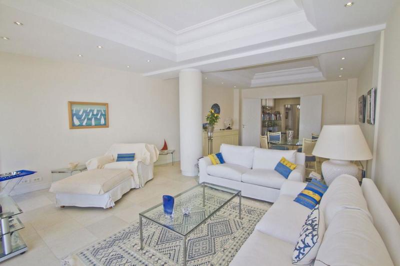 Appartement - 100 m² - 3 pièces