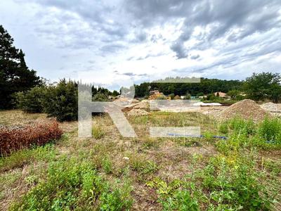 Terrain constructible - 725 m²