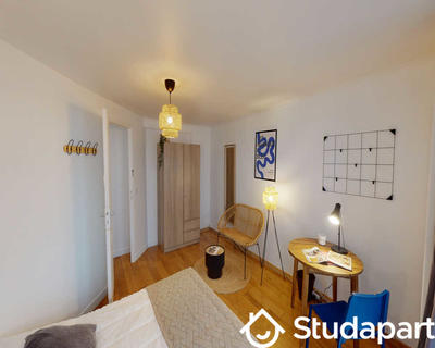 Chambre - 70 m² - 1 pièce