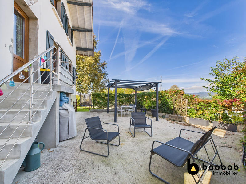 Maison - 199 m² - 8 pièces