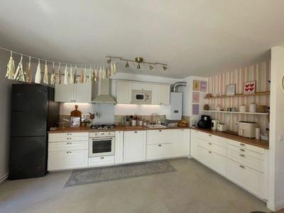 Appartement - 100 m² - 5 pièces