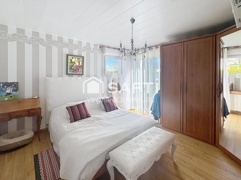 Maison - 200 m² - 5 pièces