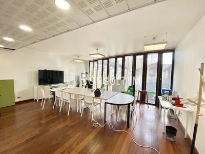 Bureau - 84 m² - 1 pièce