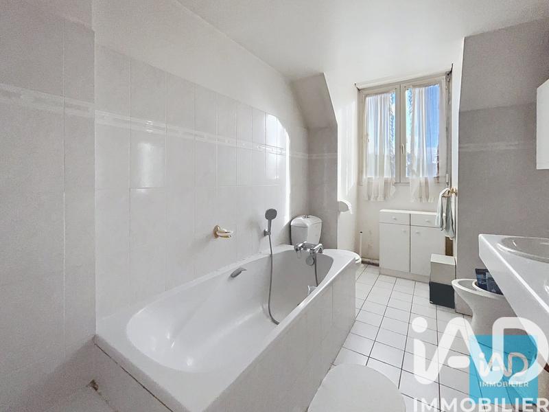 Maison - 207 m² - 8 pièces