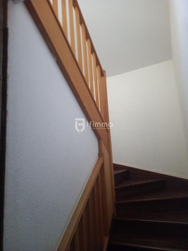 Maison - 240 m² - 11 pièces