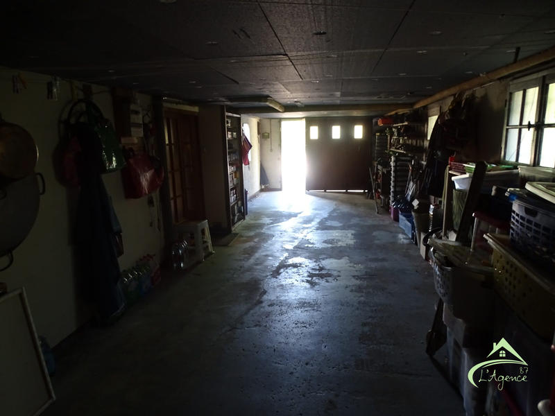 Maison traditionnelle - 181 m² - 7 pièces