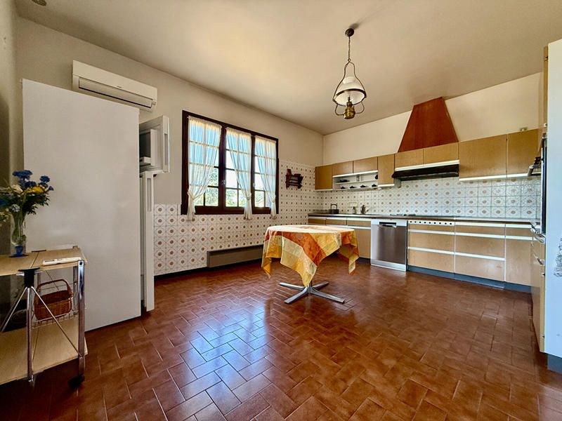 Maison - 264 m² - 9 pièces