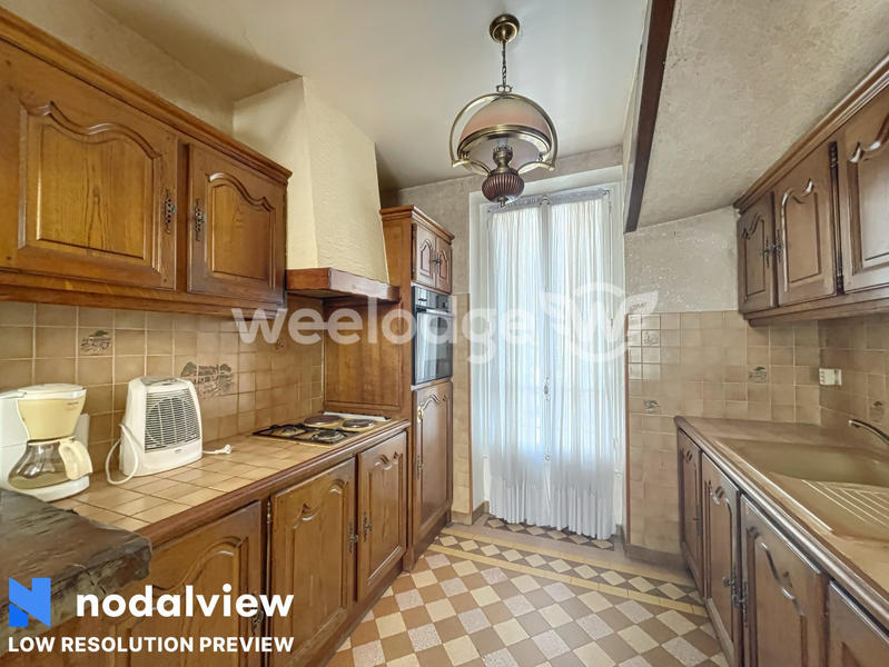 Maison - 313 m² - 10 pièces