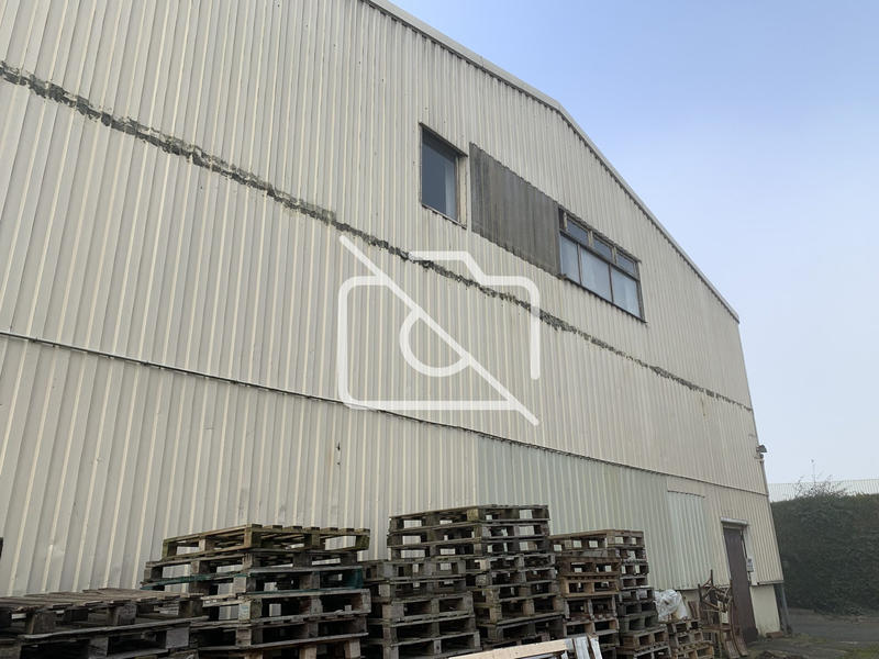 Entrepôt - 1 220 m²