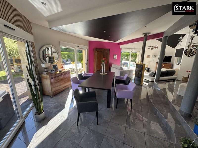 Maison - 182 m² - 7 pièces