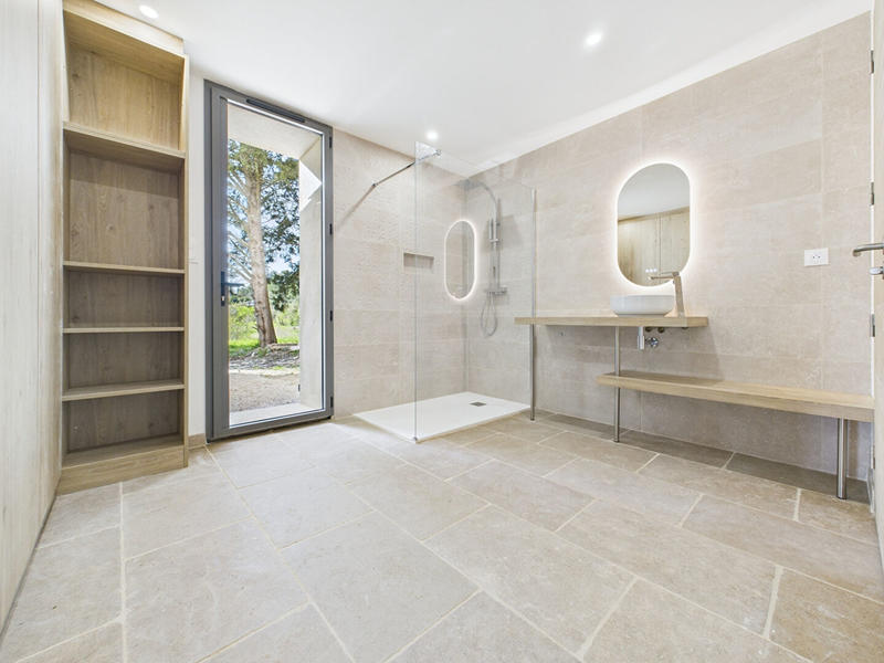 Maison - 280 m² - 10 pièces