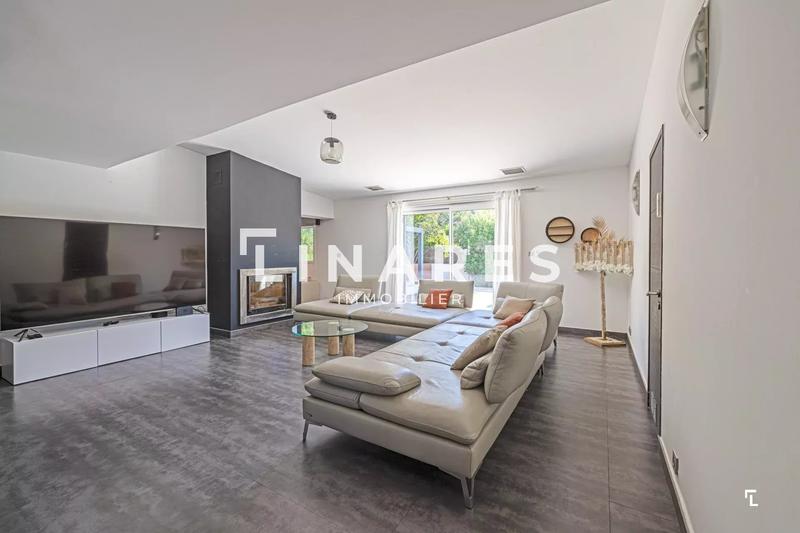 Villa - 220 m² - 6 pièces