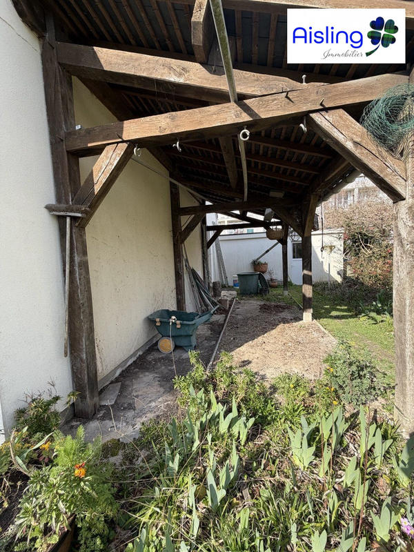 Villa - 235 m² - 10 pièces