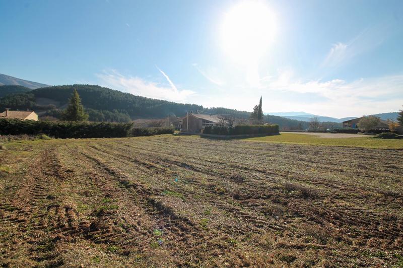 Terrain constructible - 1 280 m²