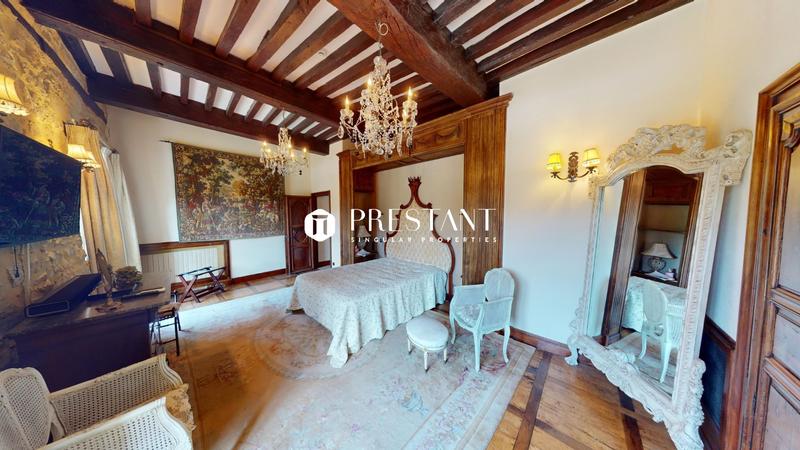 Demeure - 716 m² - 7 pièces