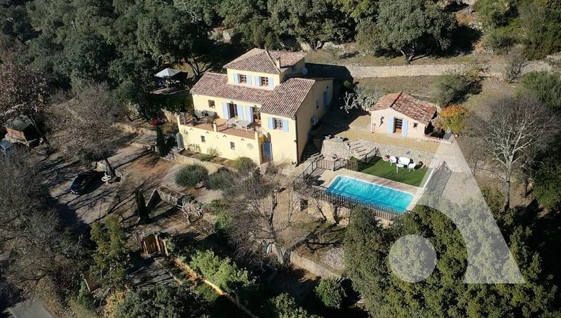 Maison - 161 m² - 6 pièces