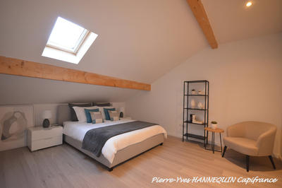 Maison - 216 m² - 7 pièces