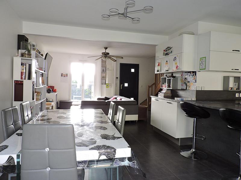 Maison - 99 m² - 5 pièces